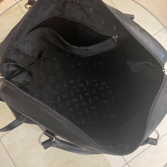 Roots Canada Black Genuine Leather Duffle Bag - Picture 7 of 13